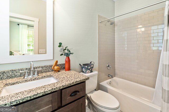 90 Middle St, Senoia, GA 30276 - bathroom featuring shower / tub combo, vanity, and toilet
