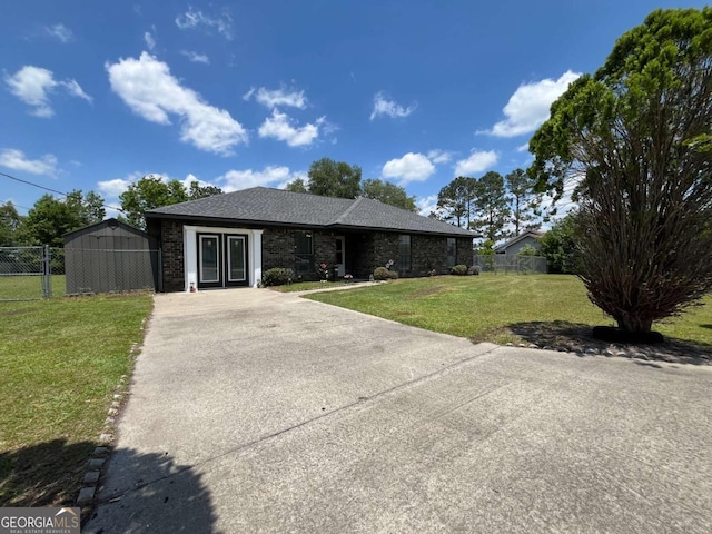 43 Fabian Ln, Hinesville, GA 31313 - single story home featuring concrete driveway