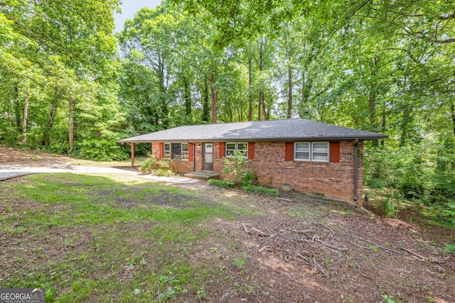 136 Briarwood Dr, Toccoa, GA 30577 - ranch-style house featuring brick siding and roof with shingles