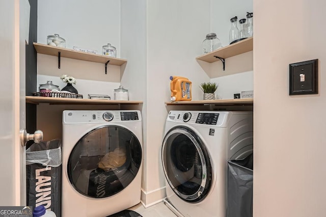 2543 Oakbourne Ln Unit 14, Smyrna, GA 30080 - laundry area with washing machine and clothes dryer