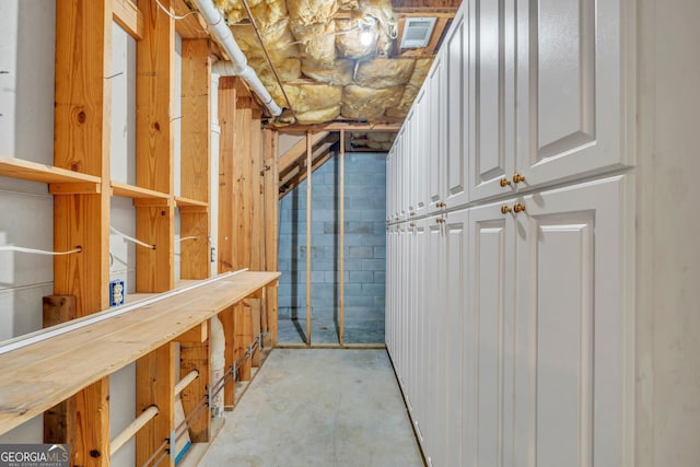 112 White Oak Cir, Dublin, GA 31021 - view of basement