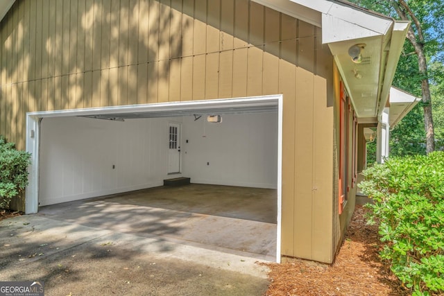 112 White Oak Cir, Dublin, GA 31021 - view of garage