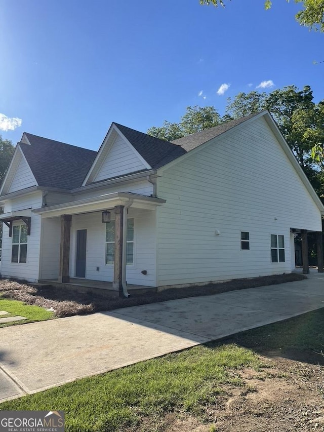 15785 Concord St, Zebulon, GA 30295 - view of side of home with a porch