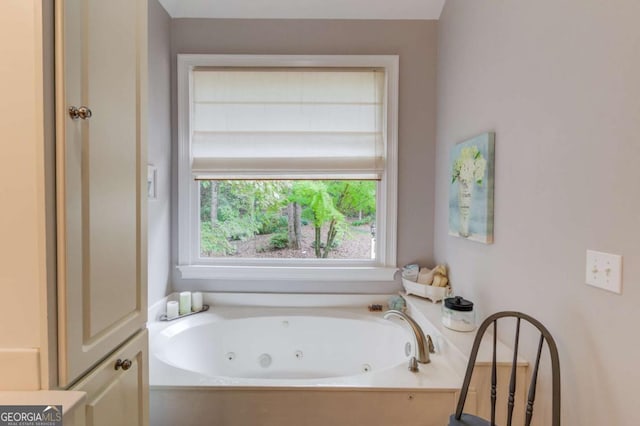901 Providence Ln, Monroe, GA 30656 - full bath featuring a jetted tub