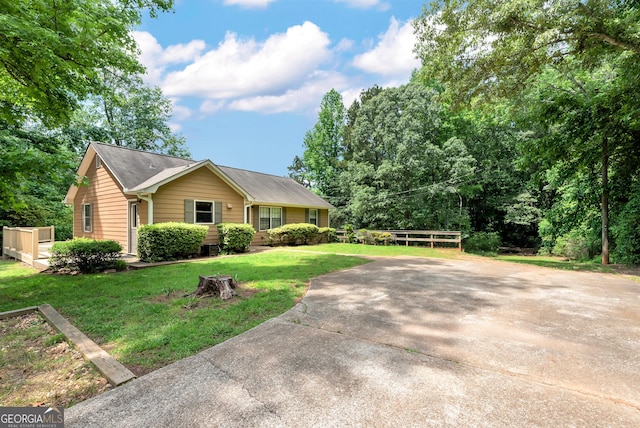 166 Walnut Cv, Dawsonville, GA 30534 - ranch-style home with a front yard