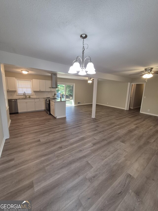 116 Cherokee Rdg, Athens, GA 30606 - unfurnished living room with a chandelier, a textured ceiling, dark wood-style flooring, and a ceiling fan