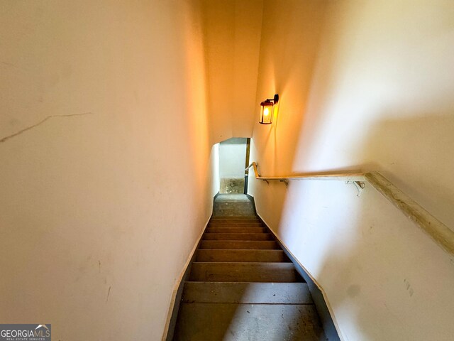 134 Roy Dean Rd, Buchanan, GA 30113 - view of staircase