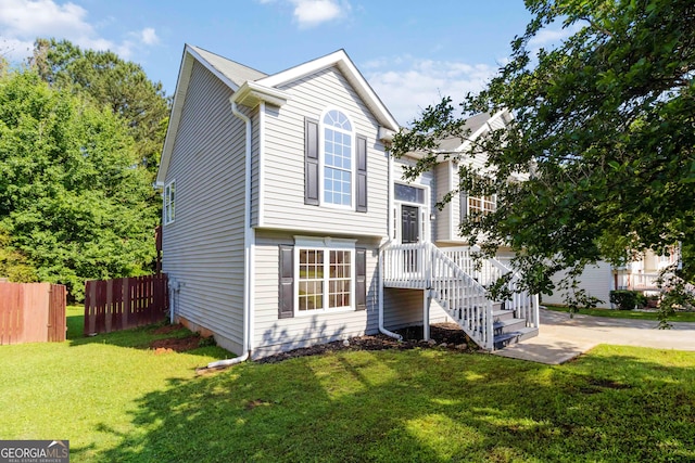 7186 Raintree Loop, Jonesboro, GA 30236 - view of split foyer home