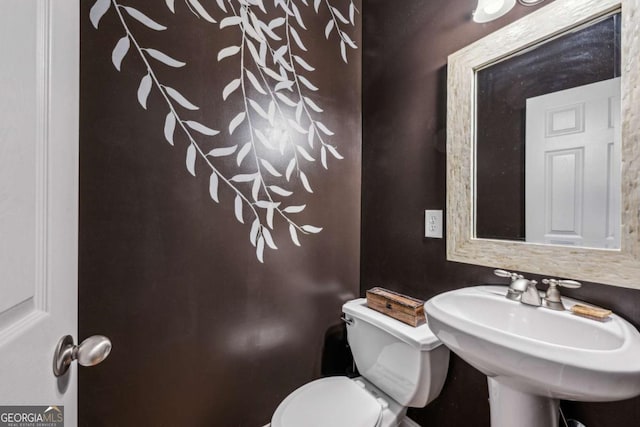 3150 Stonewyck Pl, Decatur, GA 30033 - half bath featuring toilet and a sink