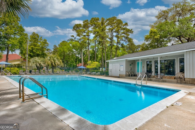 39 Helmsman Ct, Savannah, GA 31410 - community pool featuring a patio