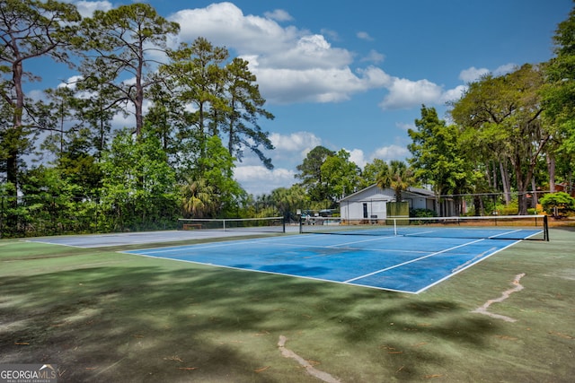 39 Helmsman Ct, Savannah, GA 31410 - view of tennis court with view of wooded area