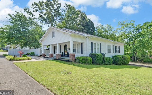 276 E Tugalo St, Toccoa, GA 30577 - view of front of house with a porch