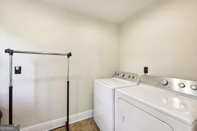 6678 Gaines Ferry Rd, Flowery Branch, GA 30542 - laundry area featuring independent washer and dryer and baseboards