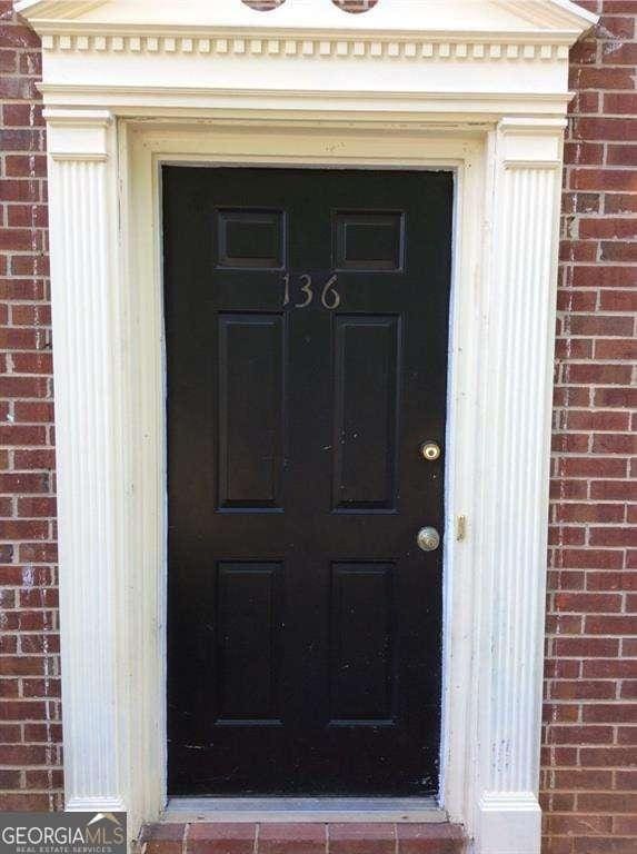 136STERLINGCO Sterling Ct, Alpharetta, GA 30004 - entrance to property with brick siding