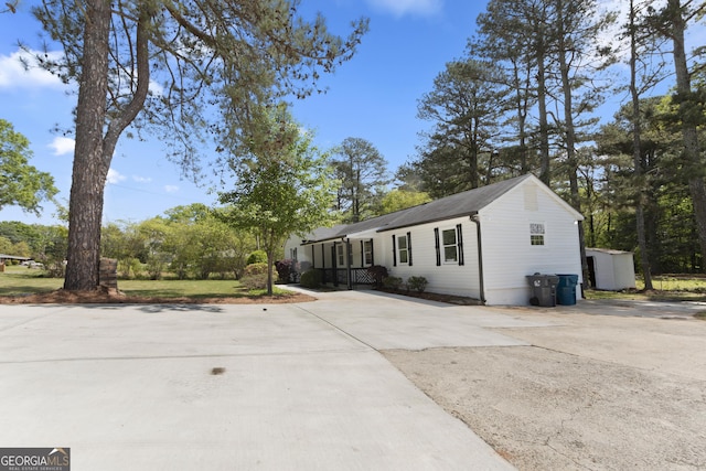2014 Fence Rd, Dacula, GA 30019 - manufactured / mobile home with concrete driveway