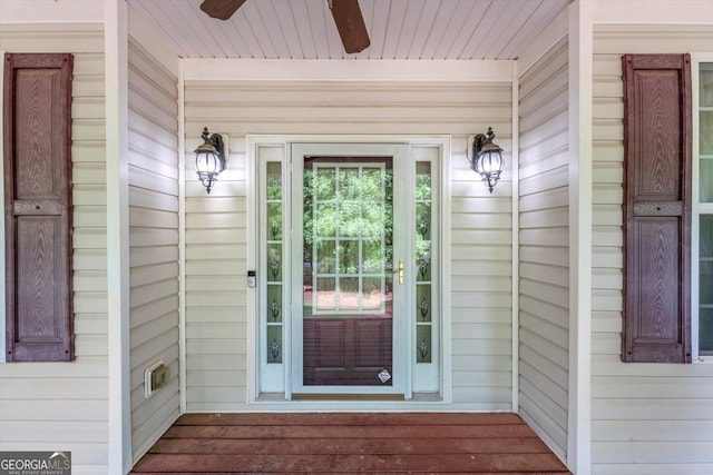 413 Tuxedo Dr, Commerce, GA 30530 - entrance to property featuring a ceiling fan and a porch