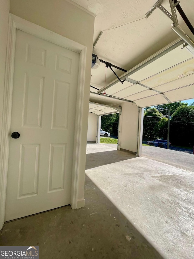 350 Fall View Ct, Winder, GA 30680 - view of garage