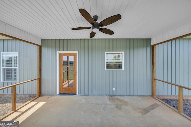 1354 Lakeway Rd, East Dublin, GA 31027 - unfurnished sunroom featuring ceiling fan