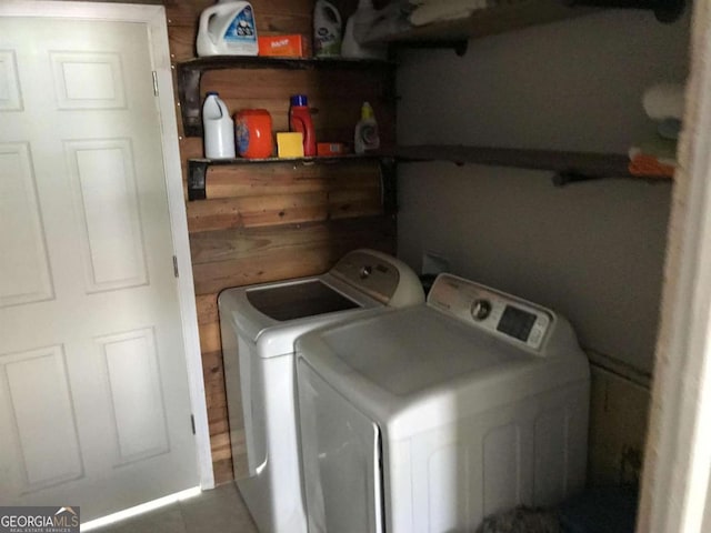 1432 Calhoun St, Macon, GA 31201 - laundry area with washing machine and dryer and tile patterned flooring