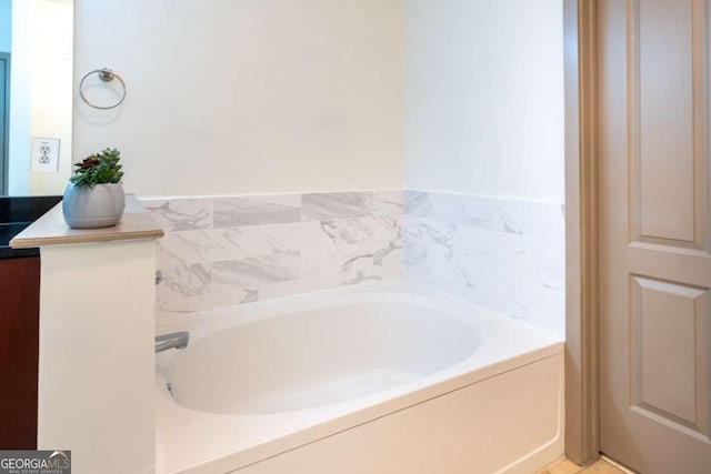 390 17th St NW Unit 2040, Atlanta, GA 30363 - full bath featuring a garden tub and vanity