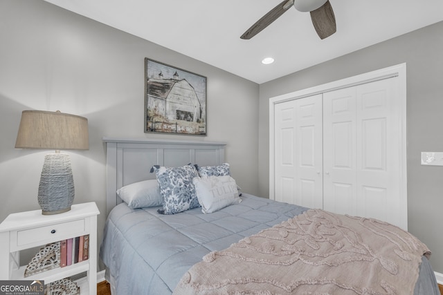 1035 Mcfarlin Bridge Rd, Carnesville, GA 30521 - bedroom with a closet, a ceiling fan, wood finished floors, and recessed lighting