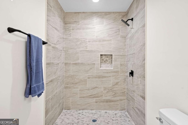 5 Windsor Ter, Avondale Estates, GA 30002 - full bathroom featuring a tile shower and recessed lighting