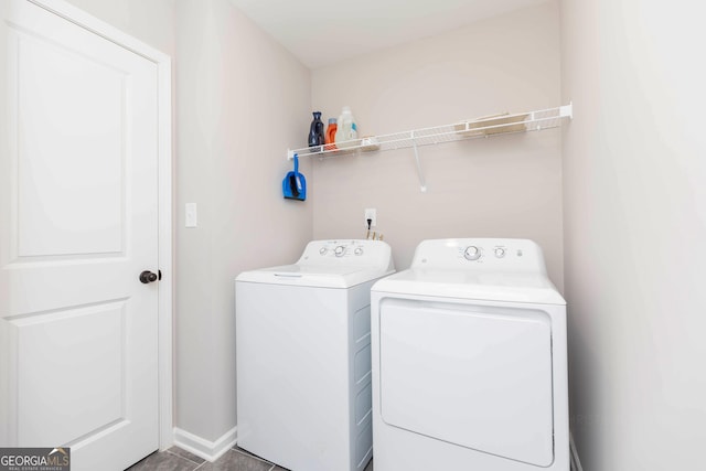 646 Mccarley Downs Dr, Bonaire, GA 31005 - laundry room with washing machine and dryer