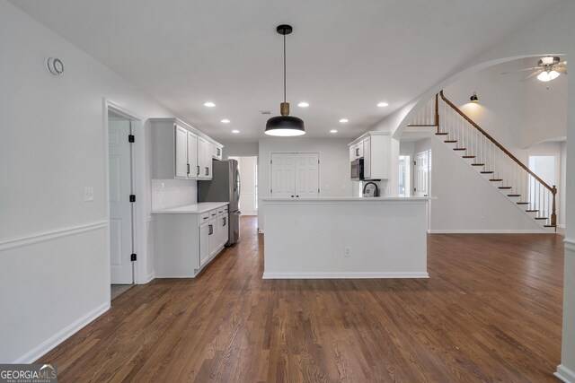 5523 River Valley Way, Flowery Branch, GA 30542 - kitchen featuring baseboards, dark wood-style flooring, a ceiling fan, recessed lighting, and light countertops