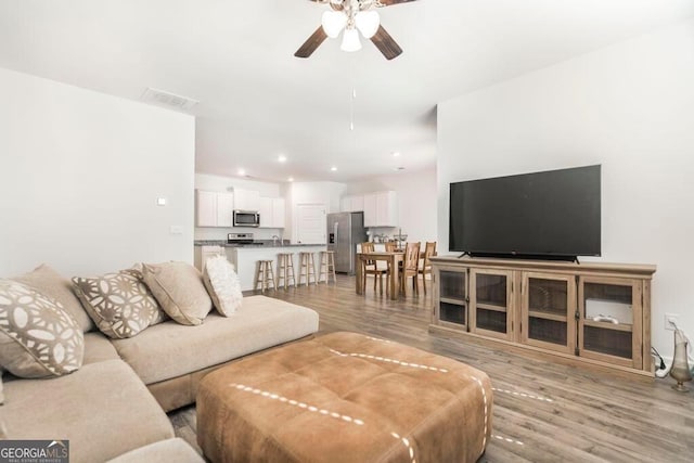 115 Taylor Woods Ct, Bonaire, GA 31005 - living room with ceiling fan, light wood-style floors, and recessed lighting