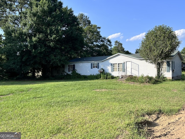 542 Southern Pines Rd, Dublin, GA 31021 - view of front of house with a front lawn