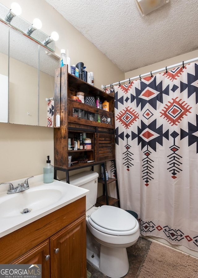 35 Good Hope Rd, Colbert, GA 30628 - full bath featuring a textured ceiling, vanity, toilet, and a shower with curtain