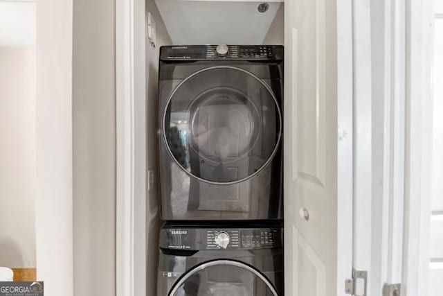 3338 Peachtree Rd NE Unit 508, Atlanta, GA 30326 - laundry room with stacked washer / dryer