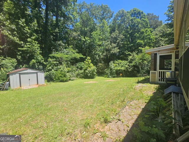 212 Hunting Ct, Jonesboro, GA 30236 - view of green lawn