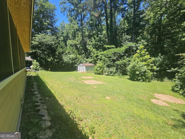 212 Hunting Ct, Jonesboro, GA 30236 - view of grassy yard