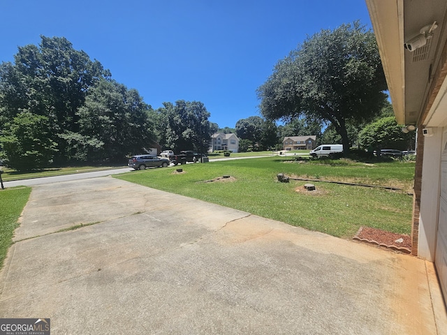 212 Hunting Ct, Jonesboro, GA 30236 - view of grassy yard