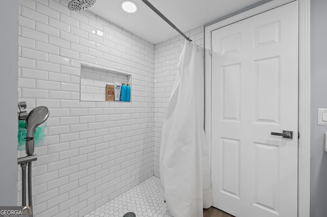 6851 Roswell Rd Unit E4, Sandy Springs, GA 30328 - bathroom with a tile shower