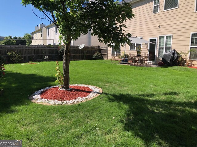 3692 Ramsey Cir, Atlanta, GA 30331 - view of yard featuring a patio