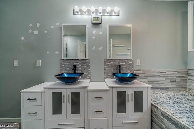 123 Chippewa Run, Auburn, GA 30011 - full bath with backsplash and double vanity