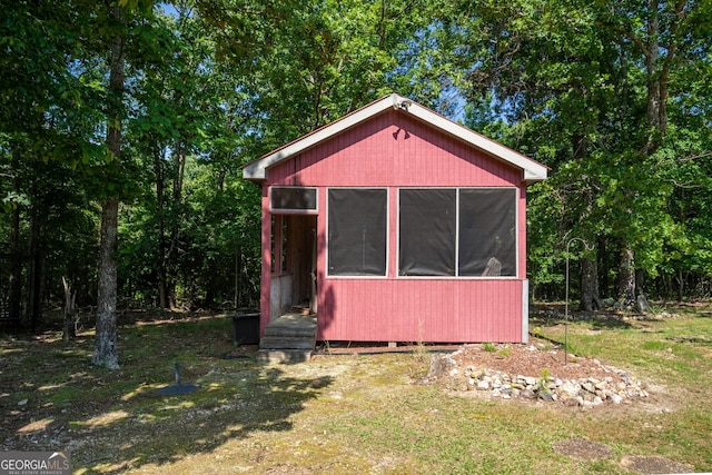 520 Campbell Rd, Cedartown, GA 30125 - view of front facade with a sunroom