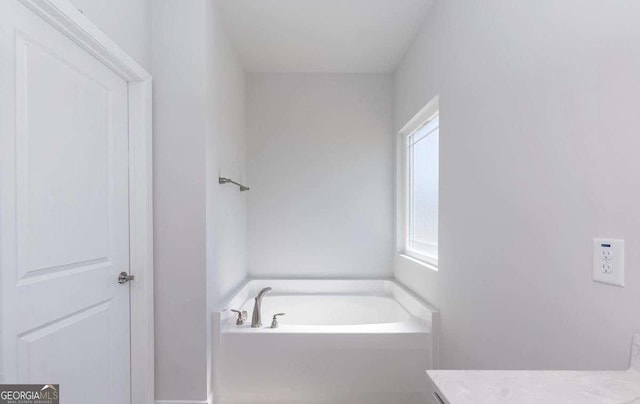 653 Forest Way, Cornelia, GA 30531 - bathroom featuring a bath and vanity
