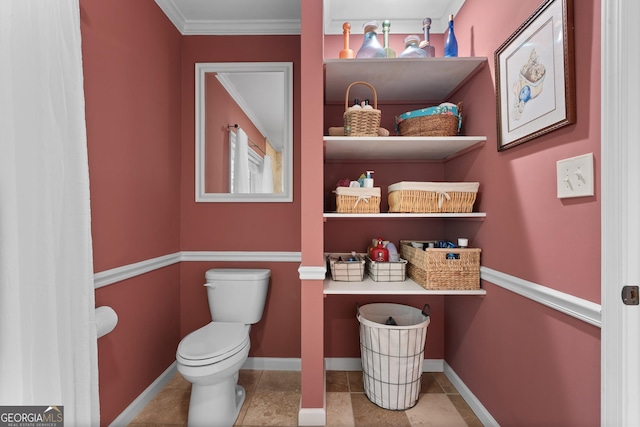 724 Fish Cove Rd, Blairsville, GA 30512 - bathroom featuring toilet, crown molding, and baseboards