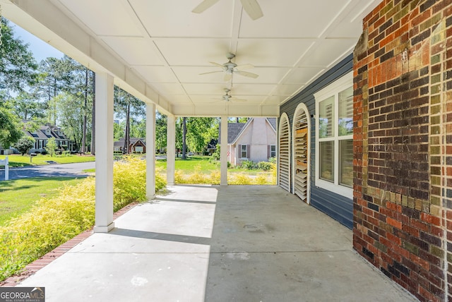 805 S Lee St, Fitzgerald, GA 31750 - porch with ceiling fan and a yard