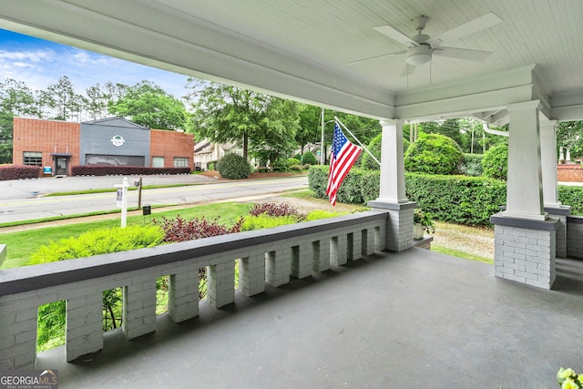 148 Jackson St, Newnan, GA 30263 - porch with a ceiling fan