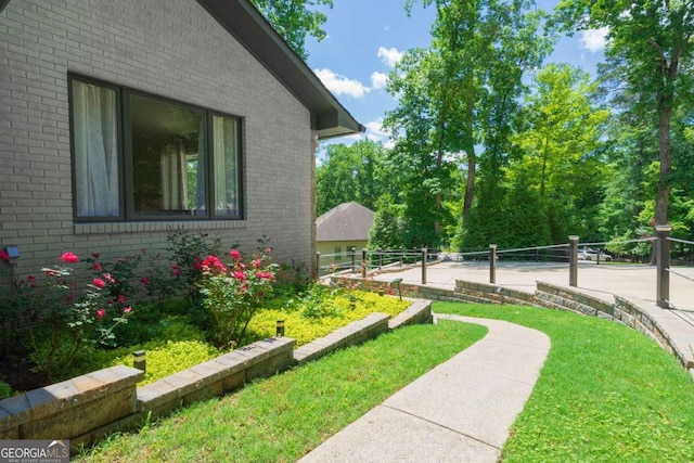 9701 Buice Rd, Alpharetta, GA 30022 - view of yard