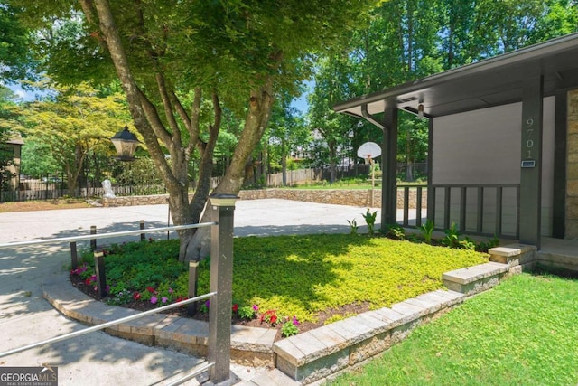 9701 Buice Rd, Alpharetta, GA 30022 - view of yard