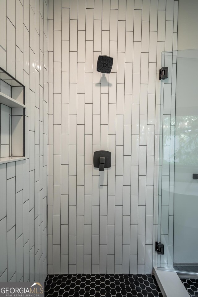 215 Holman Ave, Athens, GA 30606 - full bathroom with a tile shower