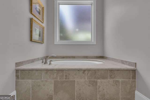 406 Vanderbilt Pkwy, Newnan, GA 30265 - bathroom featuring a bath