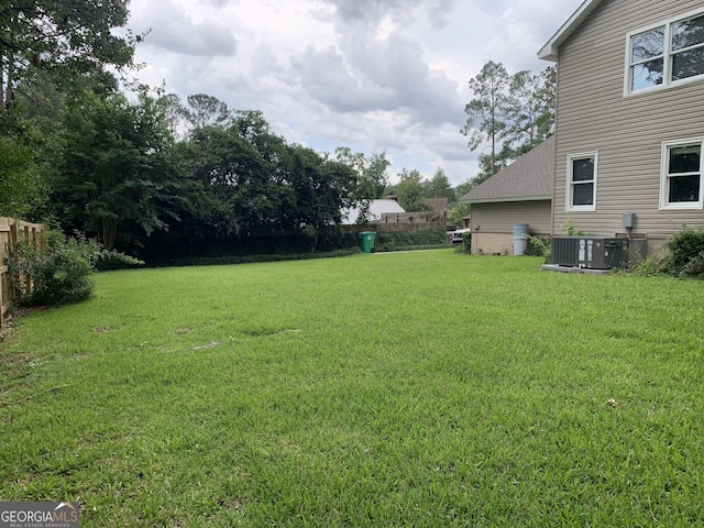 2242 Oakgrove Cir, Valdosta, GA 31602 - view of yard with central air condition unit