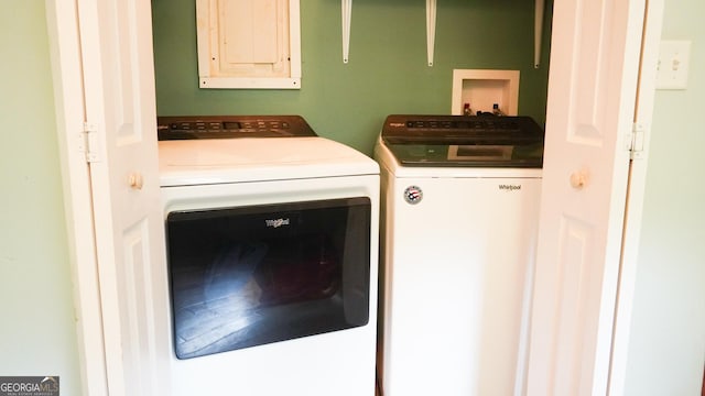 16156 Barnesville St, Zebulon, GA 30295 - laundry room featuring independent washer and dryer