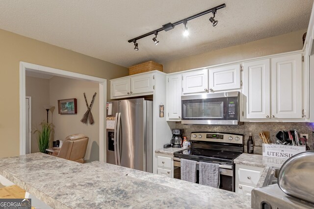 160 W Fork Dr, Newnan, GA 30263
